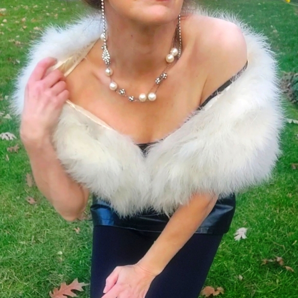 Vintage Jewelry - Vintage Rhinestone & Pearl Necklace